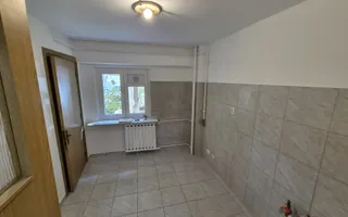 Spatiu birou | PARTER | 3 camere | 2 bai | Calea Calarasilor - Poză 13