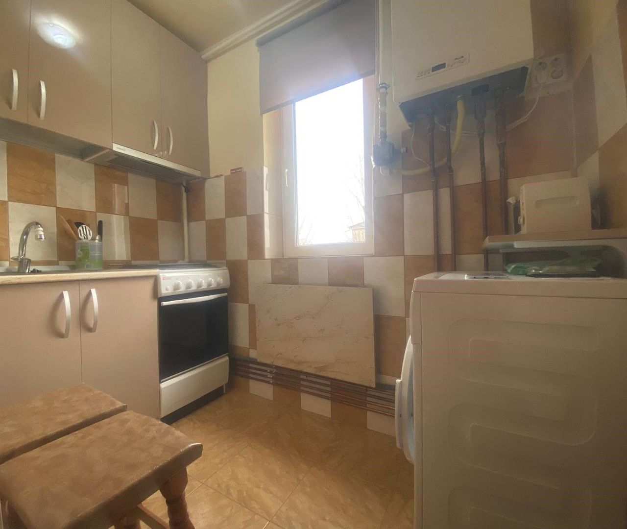 Aproape de Piata 1 Mai! Inchiriere apartament -2 camere-Targoviste-M8 - Poză 5