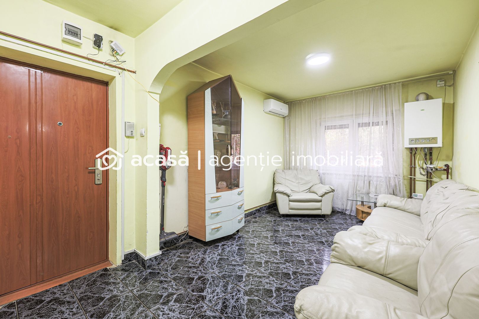 Apartament foarte spațios cu 5 camere la parter in Micalaca Comision 0 - Poză 3