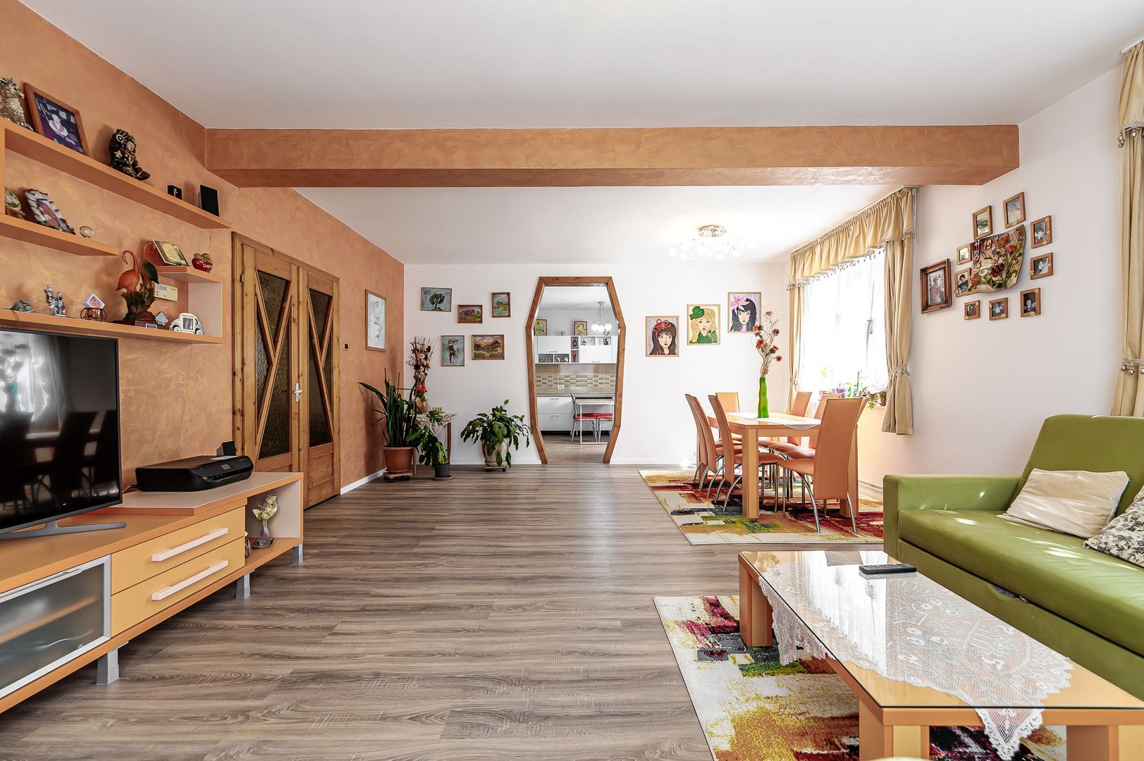 Casă mare cu două apartamente în Bujac - Poză 8