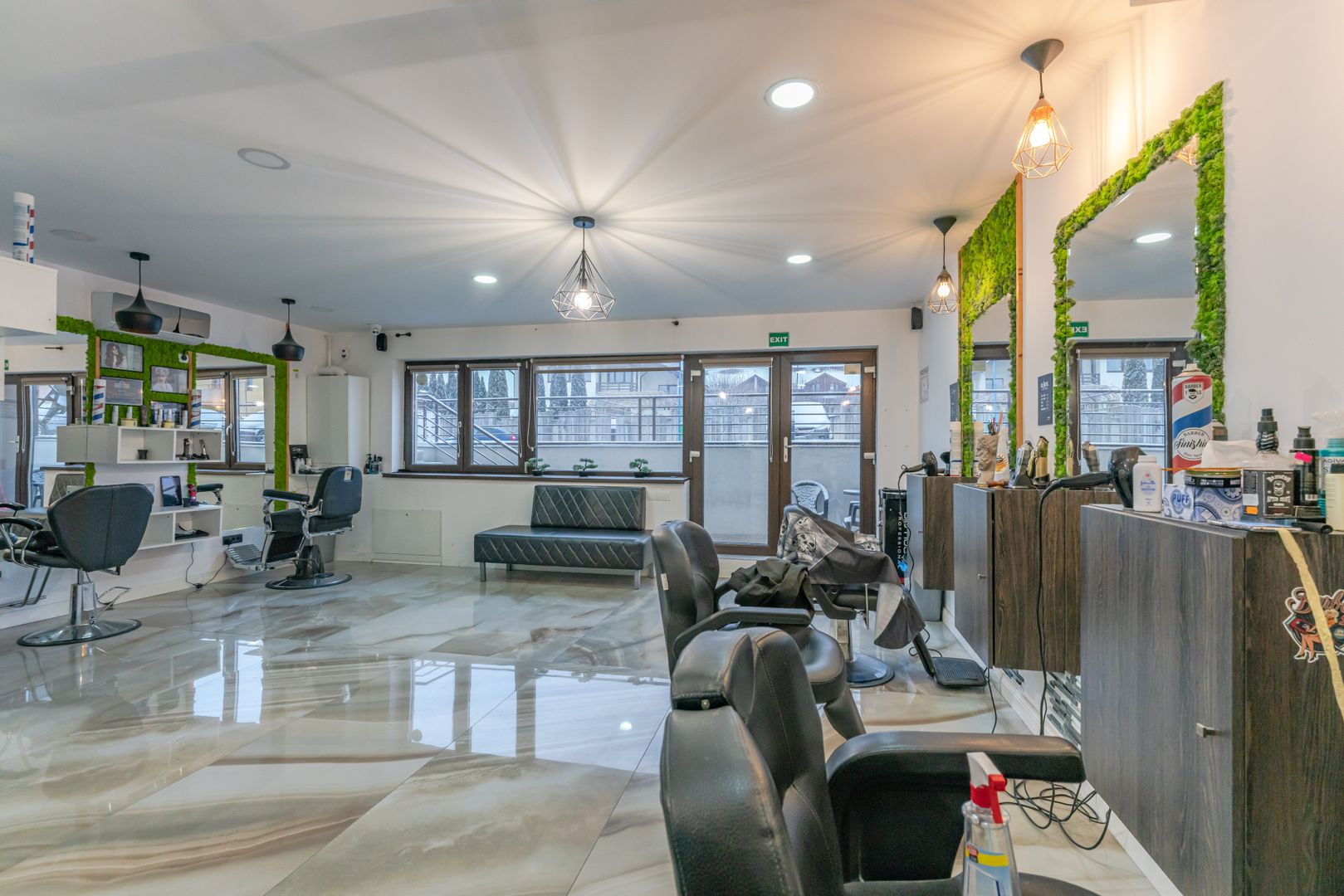 Spatiu comercial 52.00 mp bloc nou cartier Tractorul - Poză 1