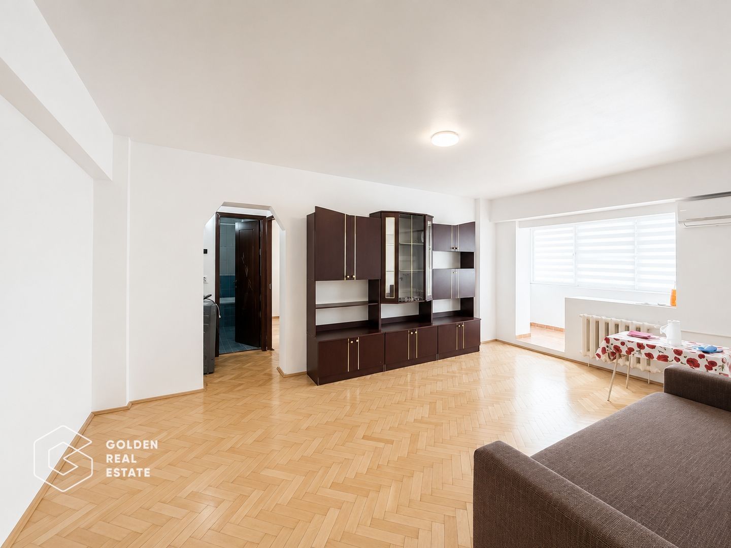 Apartament 2 camere, recent renovat, etajul 4, zona Fortuna - Poză 1