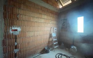 Duplex despartit prin camera tehnica, 3 dormitoare, Mosnita Noua - Poză 10