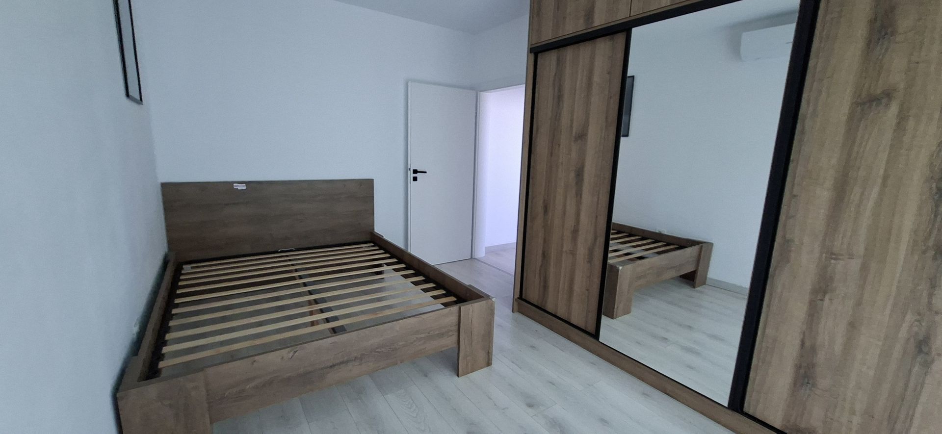Apartament cu 3 camere, 2 bai si loc de parcare - Poză 29