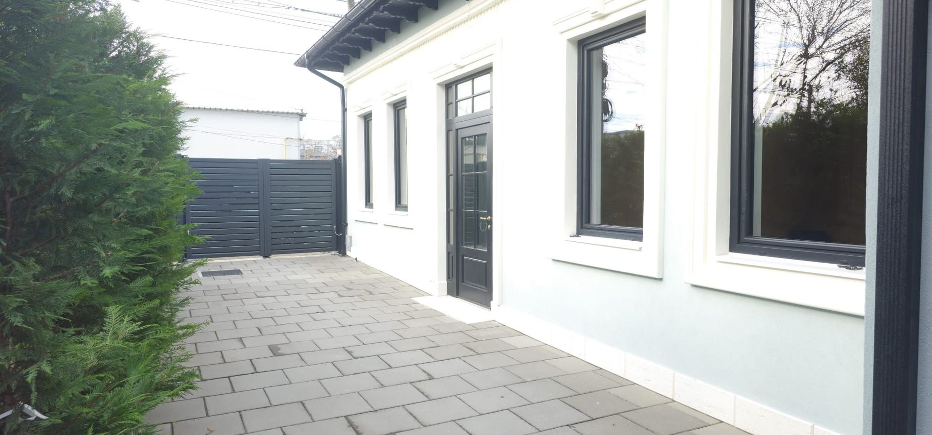 Casa moderna renovata de inchiriat - Strada Traian, Galati - Poză 1