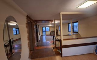 Casa 6 camere 2 bai curte 306 mp utili si parcare privata in Selimbar - Poză 14