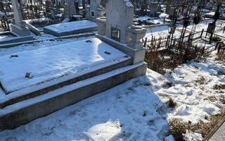 Loc de veci în Cimitirul Sfânta Treime, Iași - Poziție privilegiată - Poză 5