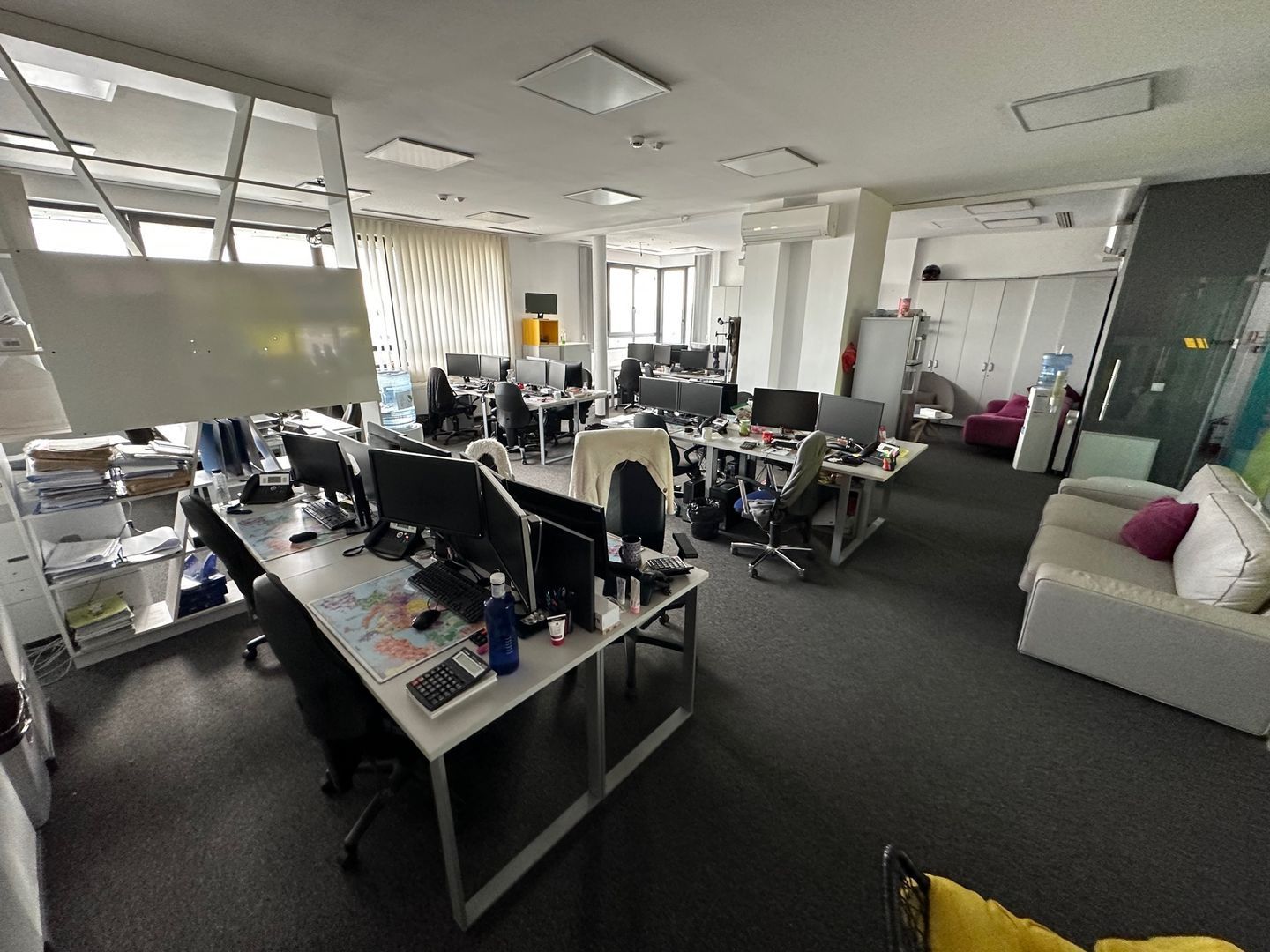 Clădire de inchiriat clinica / birouri - Poză 19