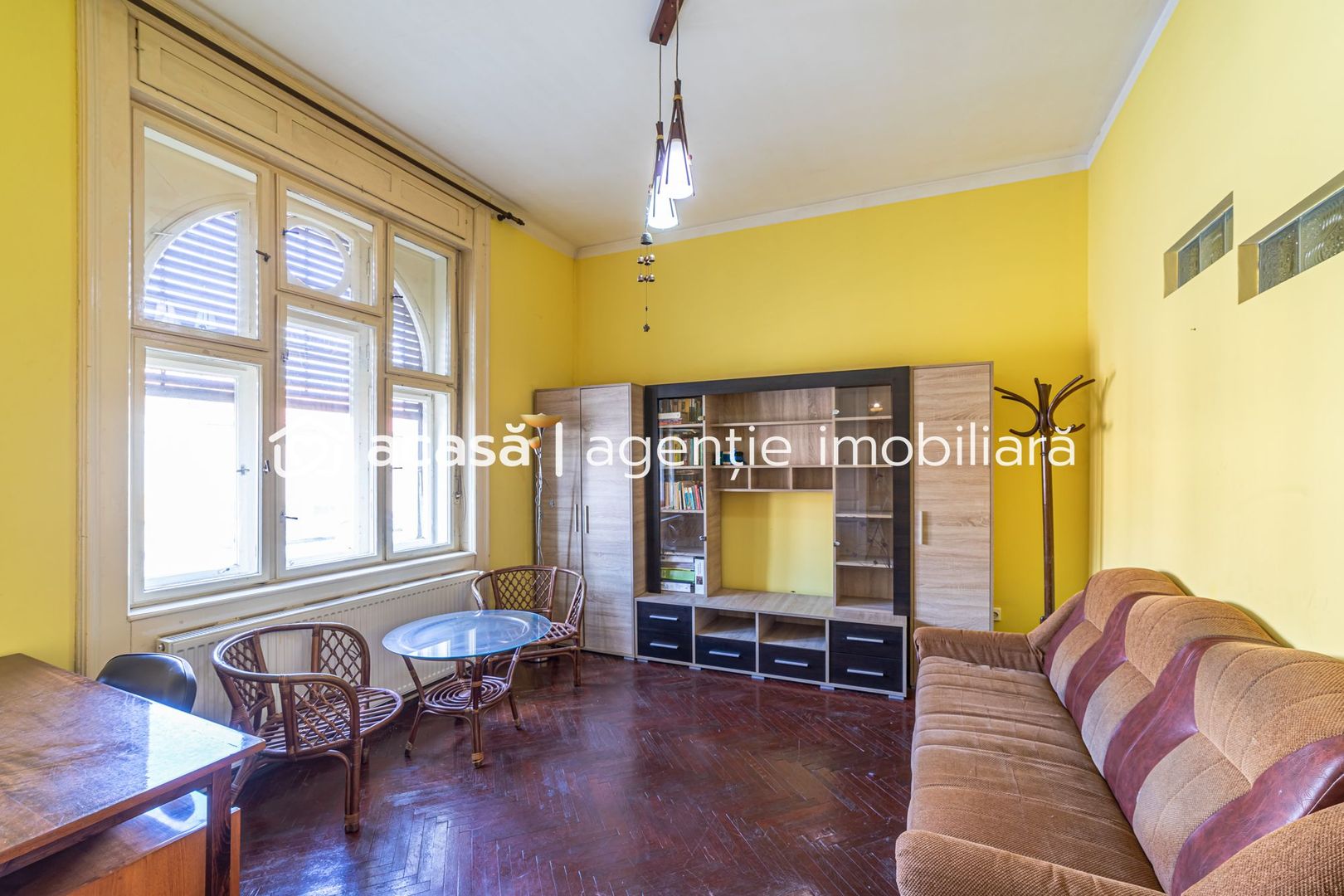 Apartament la casă cu 3 camere zona Pârneava - Poză 4