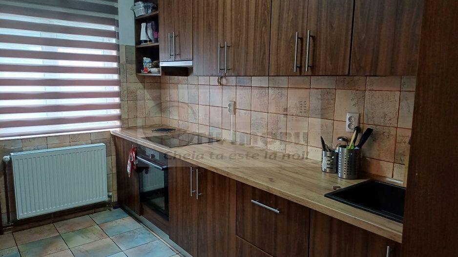 Casă/ Vila 4 camere în Aroneanu 1000 euro - Poză 2