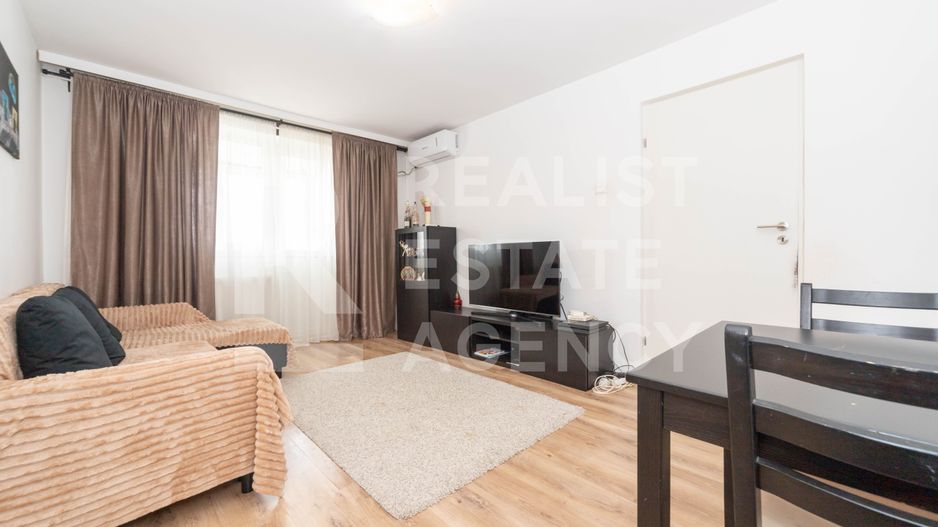 Vânzare, apartament cu 3 camere în zona Lujerului - Poză 2