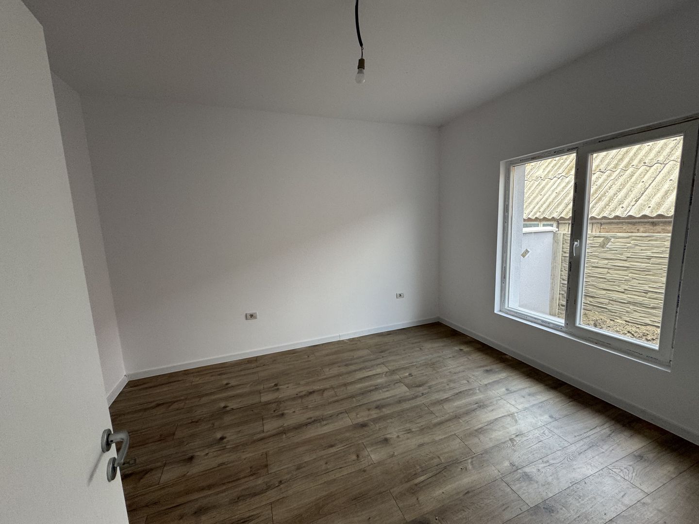 1/2 Duplex Parter Sanmihaiu Roman ,3 Camere,2 Bai,Toate Utilitatile - Poză 5