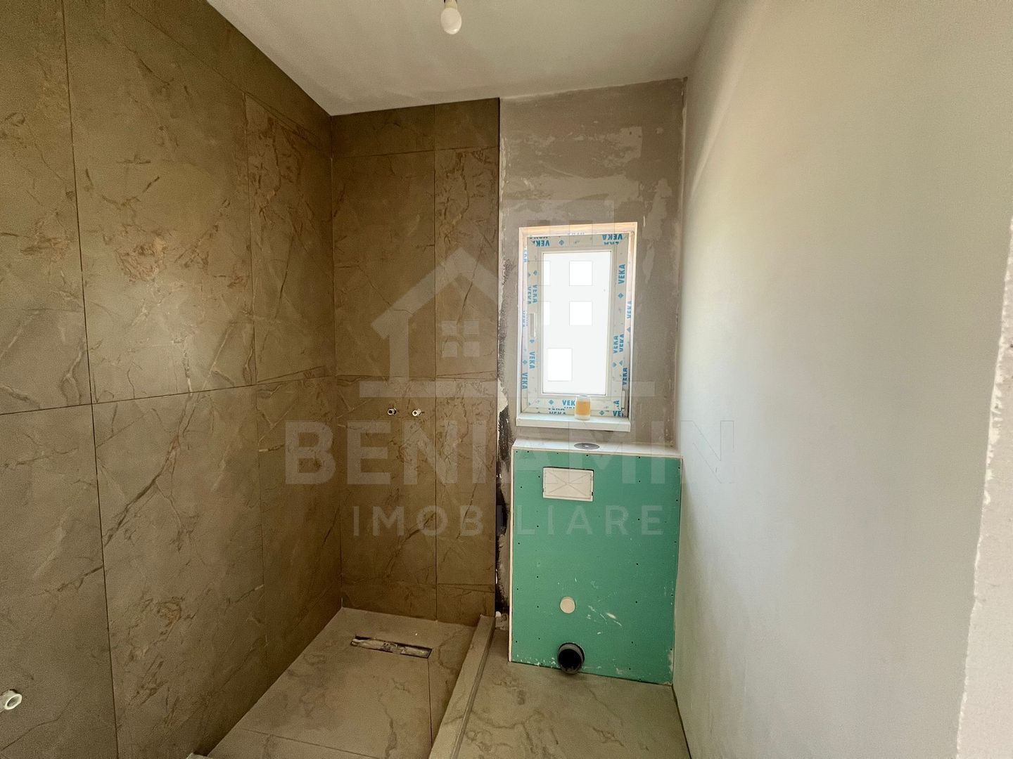 Casa-5 camere-P+1+P-147mp utili-600mp teren-Utilitati-Sanpetru - Poză 12