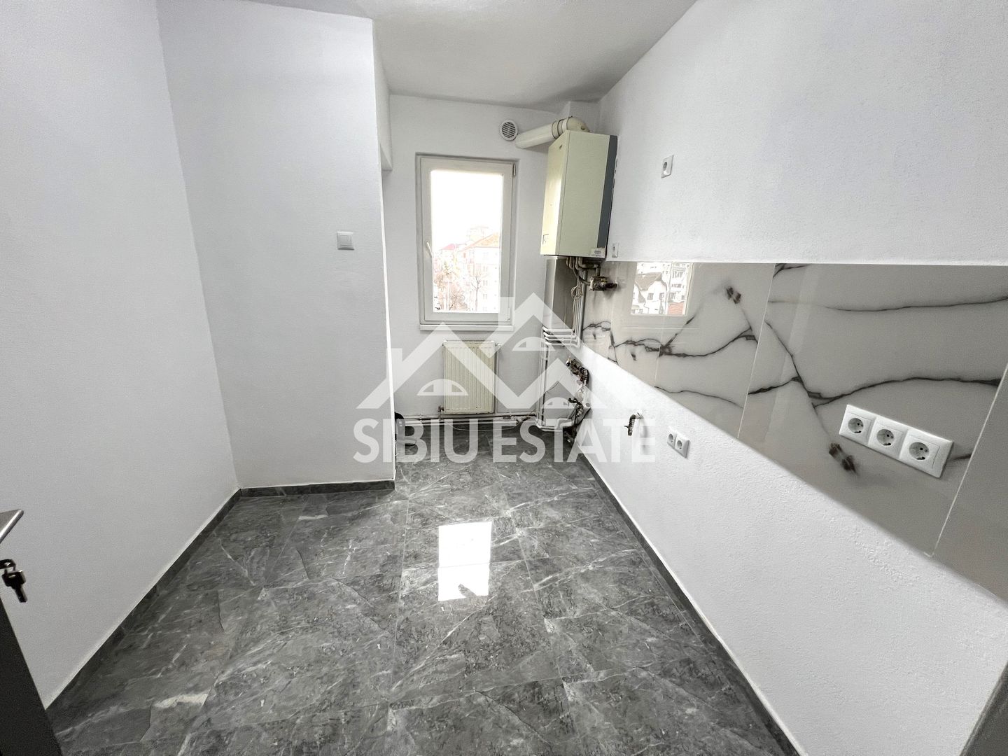 Apartament 2 camere cu balcon, pivnita Sibiu, scoala 9 - Poză 3