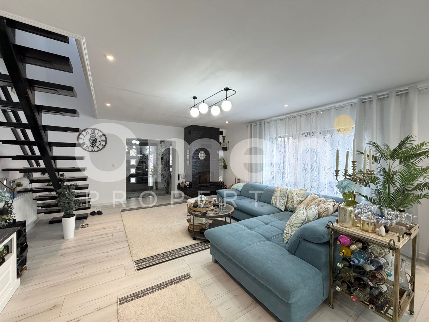 Casa moderna de vanzare cu 8.5 ari de teren zona Luncii, baraj Firiza - Poză 1