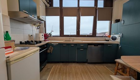 Apartament 3 camere, etaj 2, baie cu geam, bloc 2018, Cug Valea Adanca