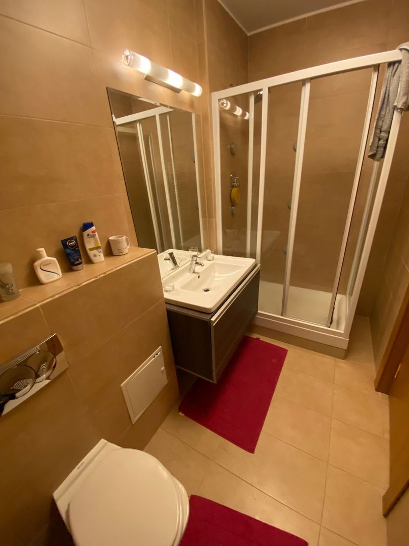 Spatios si modern cu garaj subteran - Poză 14