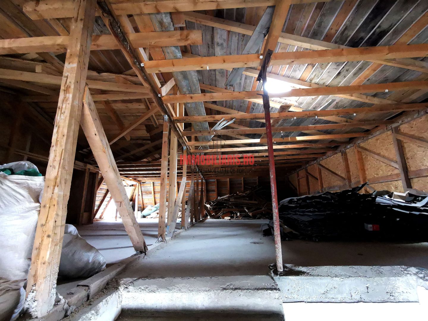 Ozana-Metrou 1 Decembrie 1918 - Casa P+2+M - Prima Inchiriere - Poză 22