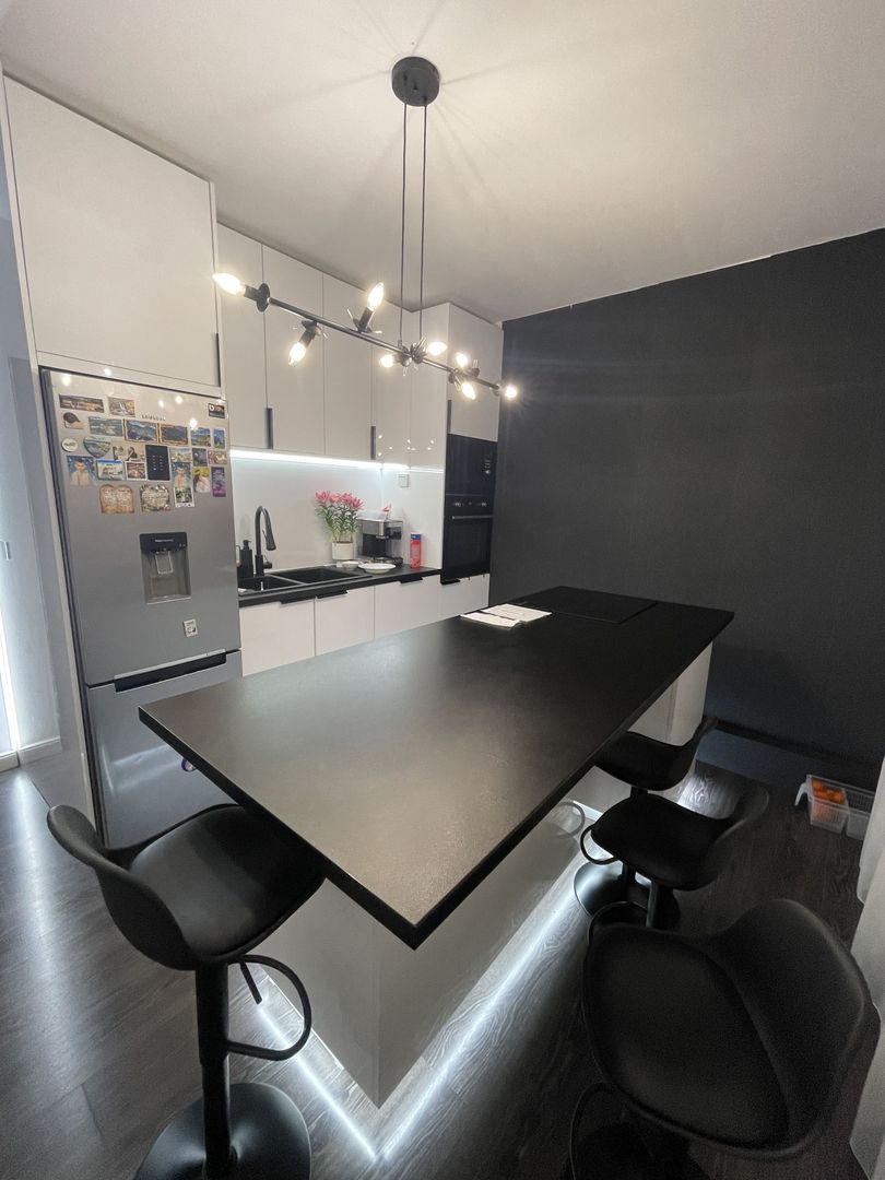 Casa S+P+E+M | 605 mp utili | 10 camere | 3 bucatarii | 4 bai | 3 terase | Garaj - Poză 23