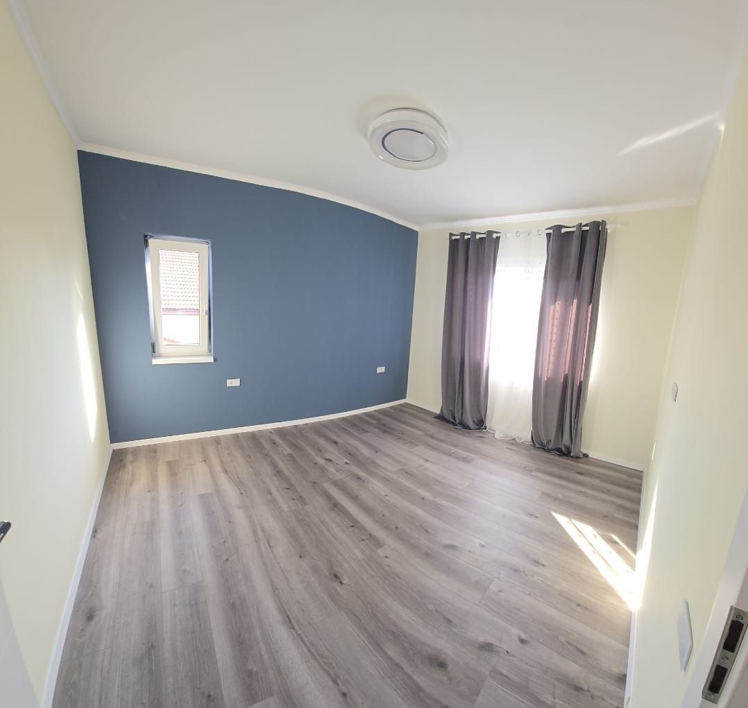 Duplex superb despartit prin garaj - Poză 13