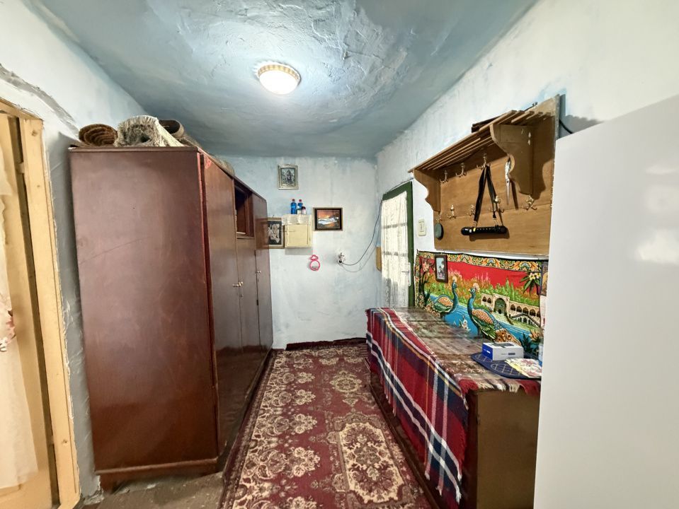 Casa Batraneasca la 8 km de Topoloveni - Poză 9