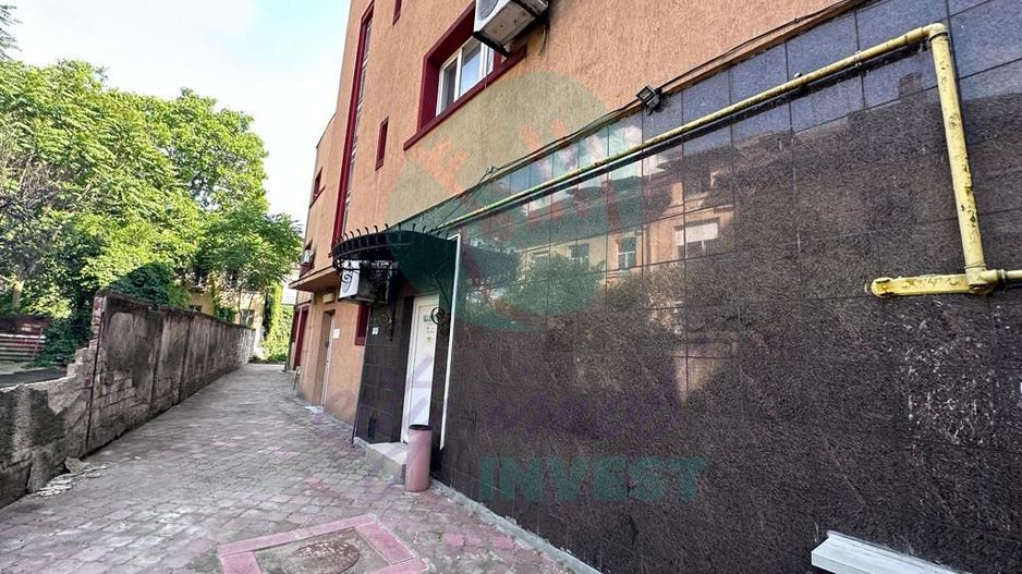 Casa consolidata cu teren de 626 mp - Poză 1