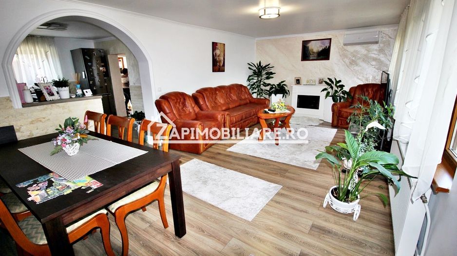 Casa 6 camere, 150mp.utili,527mp teren, zona semicentral - Poză 1