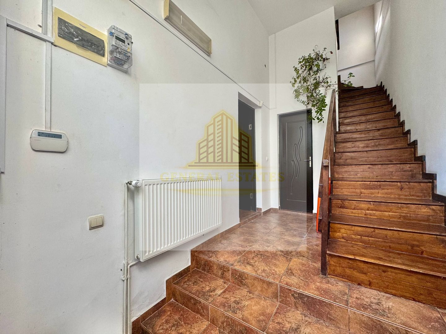 Spre Vânzare Proprietate remarcabilă cu 6 camere în inima Iașului ! - Poză 10