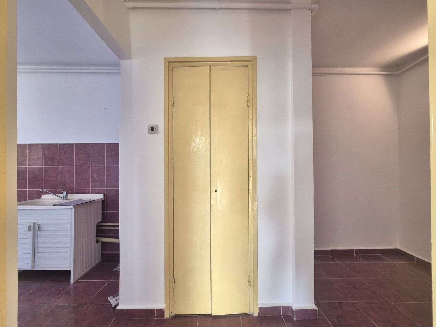 Calea Bucuresti, 2 camere cu priveliste, liber la vânzare - Poză 4