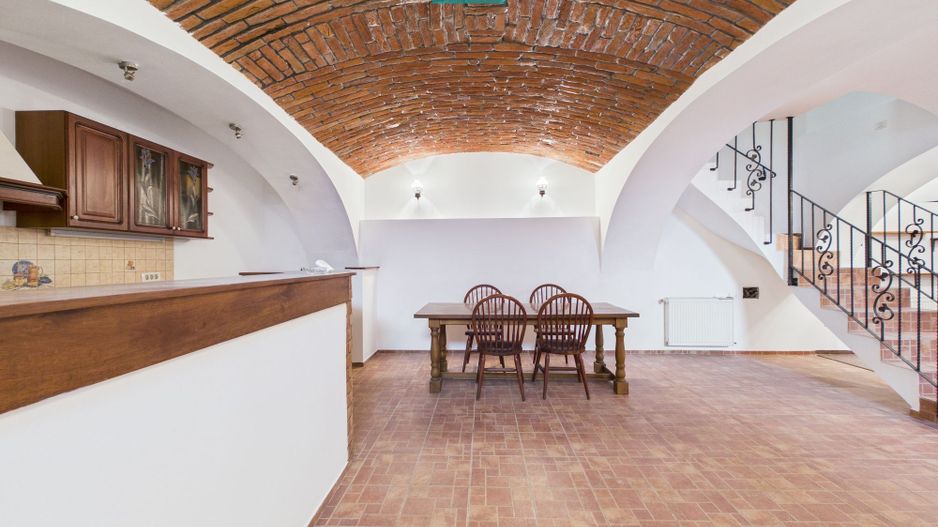 Apartament pe 3 niveluri - ultracentral, Arad - Poză 2