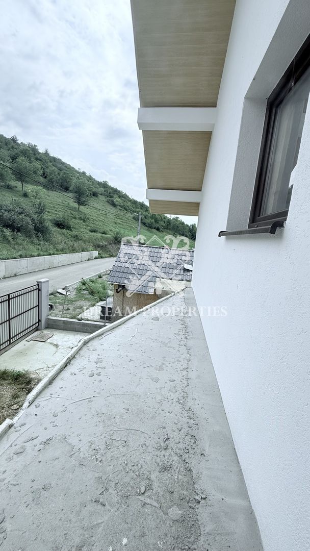 Casa individuala 5 camere, 2 bai, 120 mp, teren 300 mp, Sannicoara - Poză 18