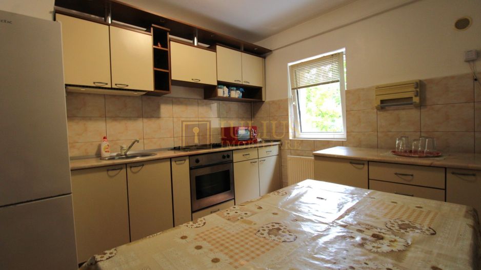 Apartament spatios, 3 camere, 2 bai, ideal pentru studenti - Poză 7