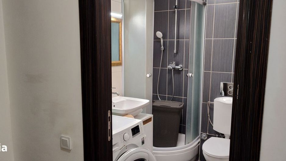 Inchiriez apartament 3 camere,piscina,foisor,vedere padure - Poză 11