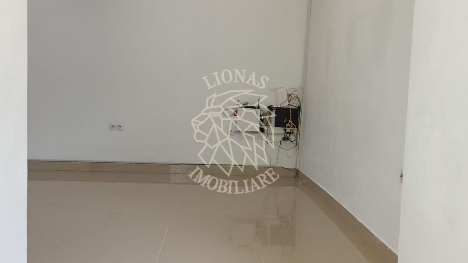 Spatiu Comercial 2 camere 30 mp-vitrina 3 m- Zona Imparatul Traian - Poză 1