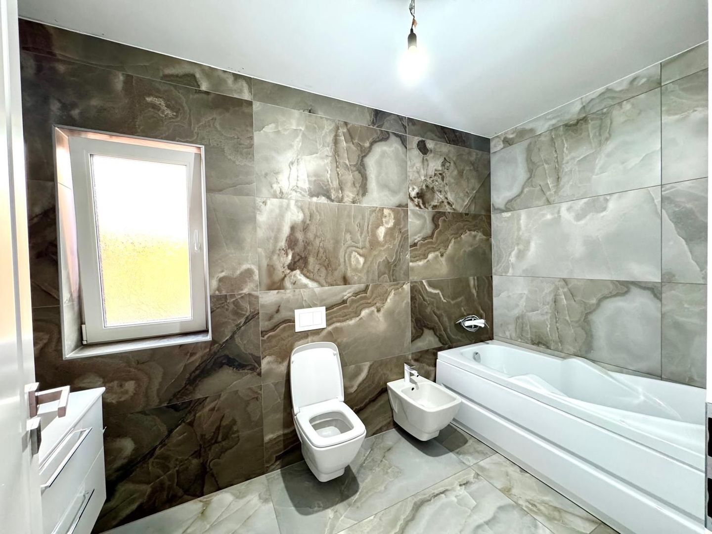 Duplex 4 camere -140.000€ pozitie excelenta |Săcălaz| - Poză 2