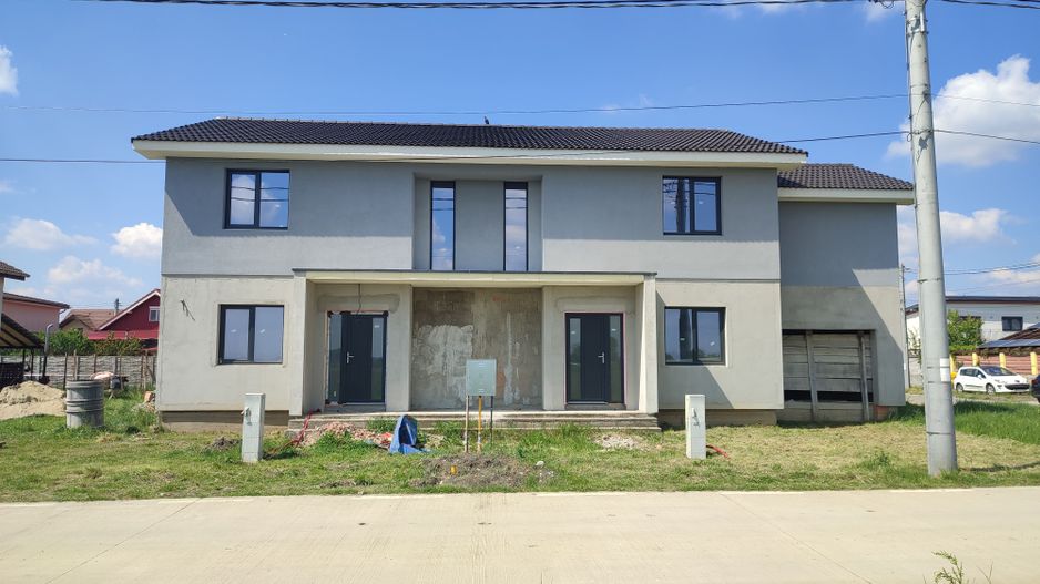 Sanandrei Duplex cu Garaj, Drum Afaltat, Acces rapid. - Poză 1