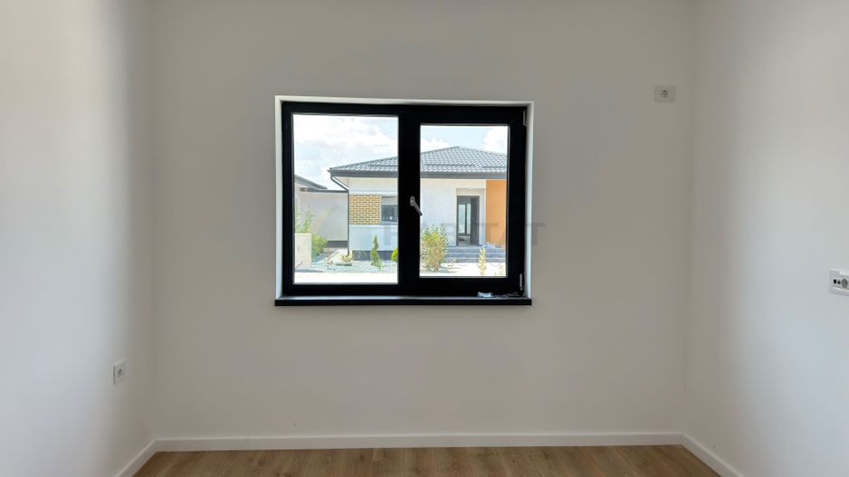 Casa 4 camere pe parter-Tunari | Teren 400 mp - Poză 6
