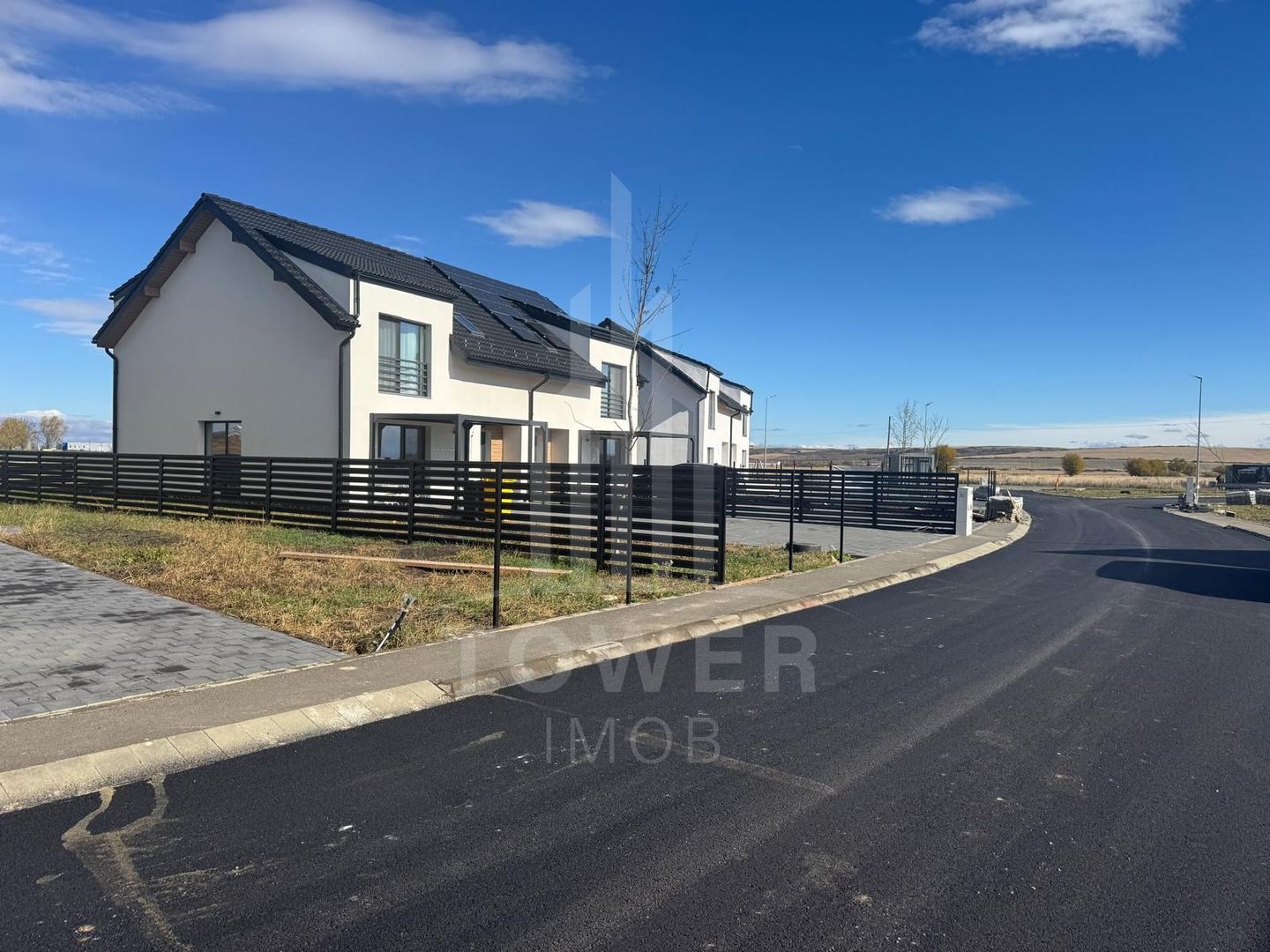 Casă Tip Duplex INDEPENDENTĂ ENERGETIC - Cartier NOU - Poză 4