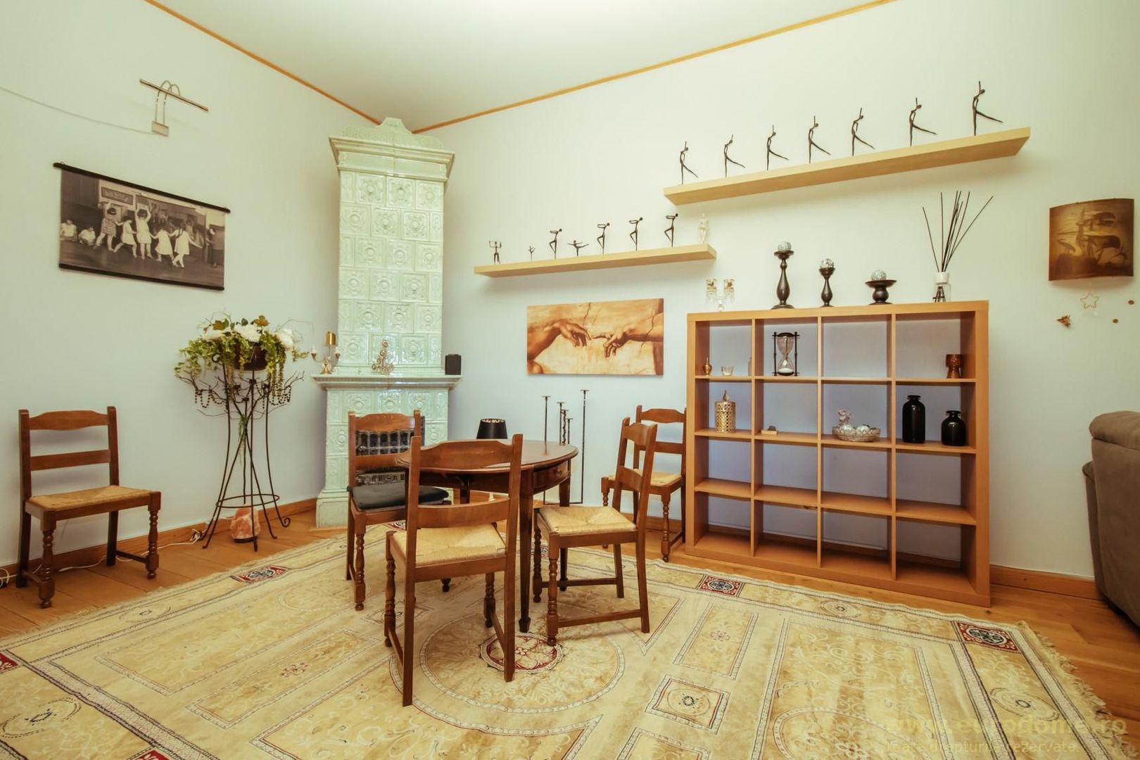 Piata Sfatului, apartament  deosebit, luminos, cu priveliște frumoasă - Poză 13