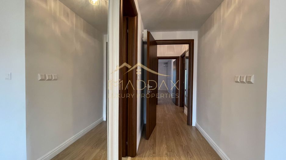 Amazing 6 Rooms Villa // Private Pool // 4 Parking Place / Erou Iancu Nicolae - Poză 27