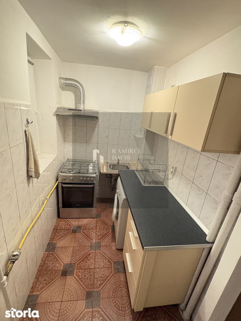 2 camere decomandat - Strada Reșița /  Huedin - Poză 9