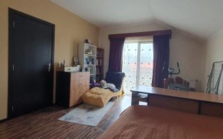 Casa spațioasă  P+1E,526 mp teren-strada liniștită. - Poză 5