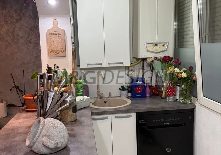 Apartament 2 camere zona Dambovita etaj 2 cu centrala - Poză 4