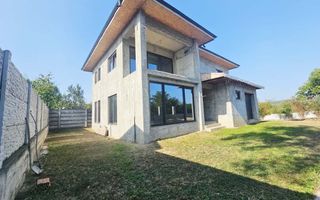 🏡 Vilă luminoasă, 4 camere, cu teren generos – Com. Plopu - Poză 1