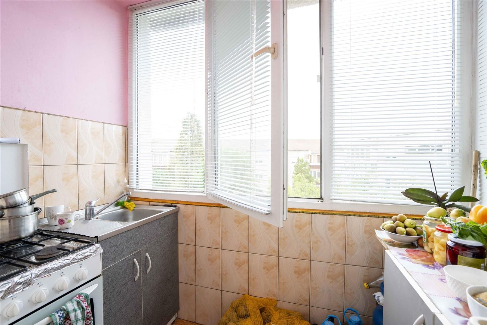 APARTAMENTE 2 CAMERE PB NUFARUL - Poză 3