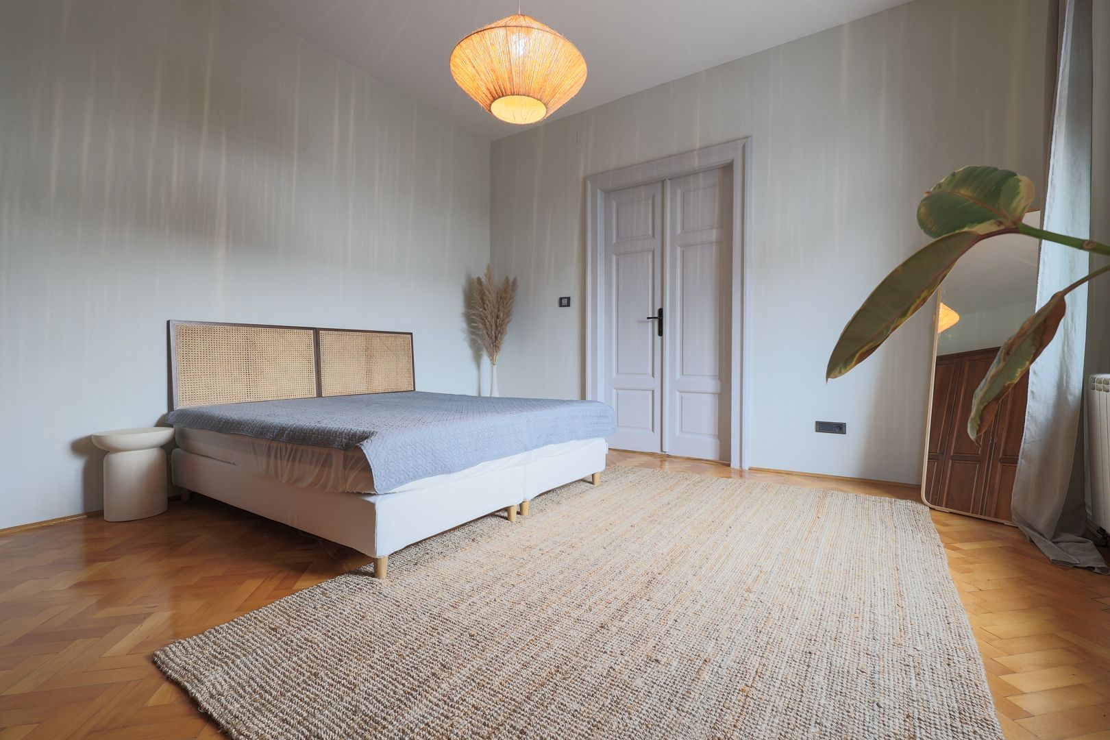 Apartament unic în Arad – Ultracentral, liniște, priveliște superbă - Poză 6