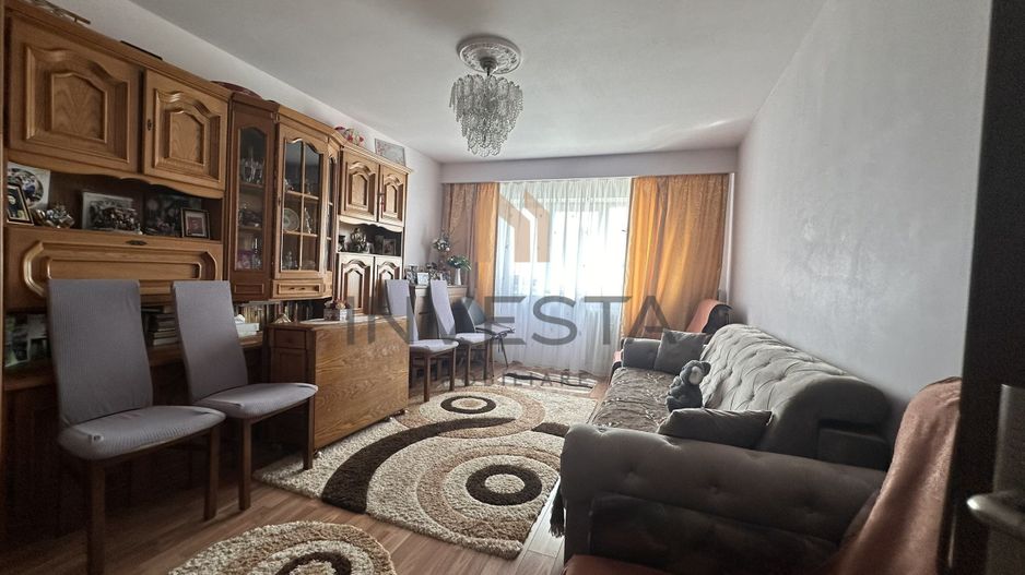 Apartament cu 2 camere decomandate, Etaj intermediar, Intre Lacuri - Poză 1