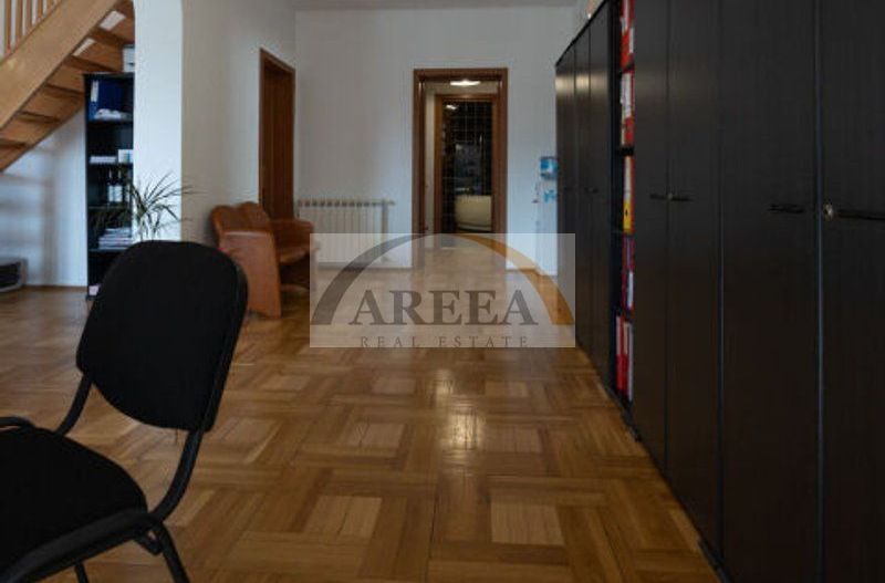 Vila cu 750 mp utili si teren de 1.480 mp in Erou Iancu Nicolae - Poză 19