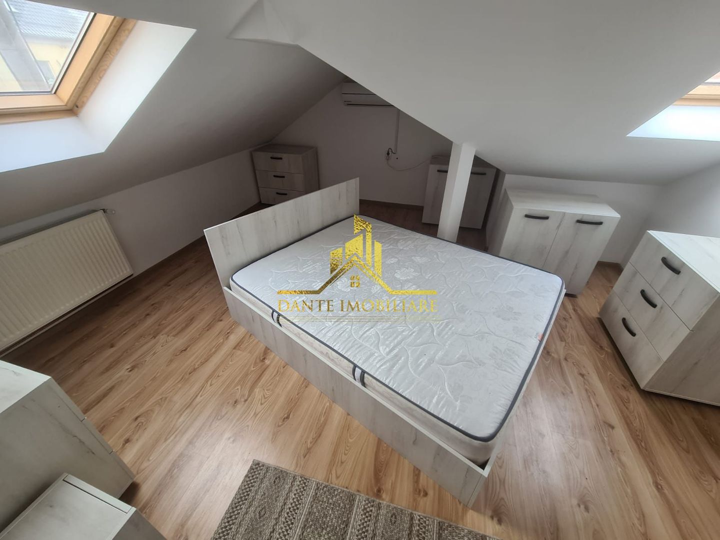 Casa individuala, mobilat modern, zona Grigorescu, curte, parcare - Poză 17