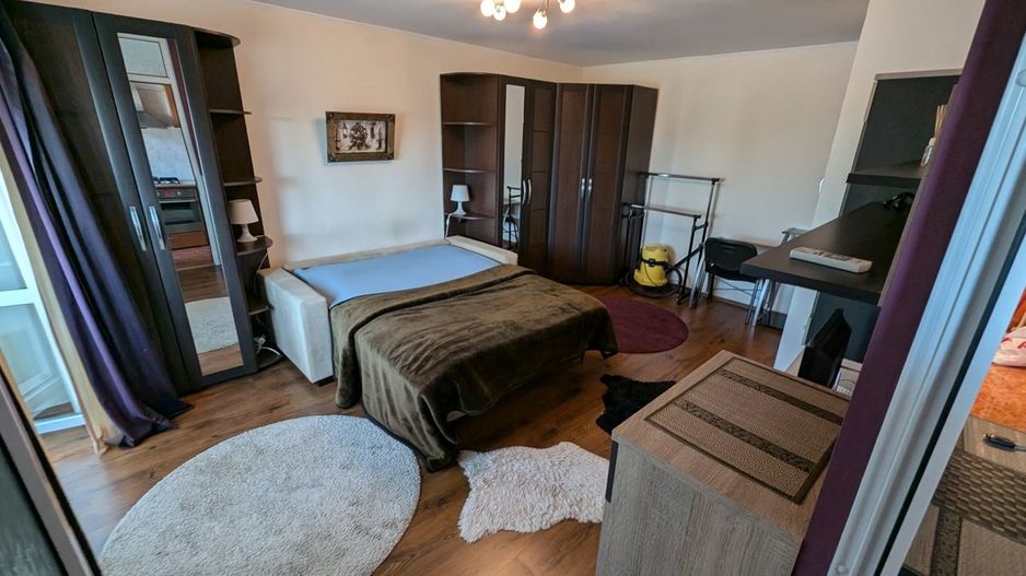 Mihai Bravu, Vatra Luminoasa, Piata Muncii - Poză 7